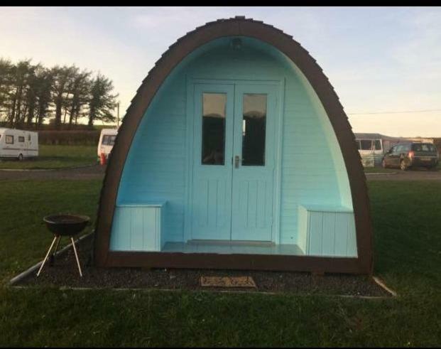 Meadow Glamping Hotel Carmarthen Buitenkant foto